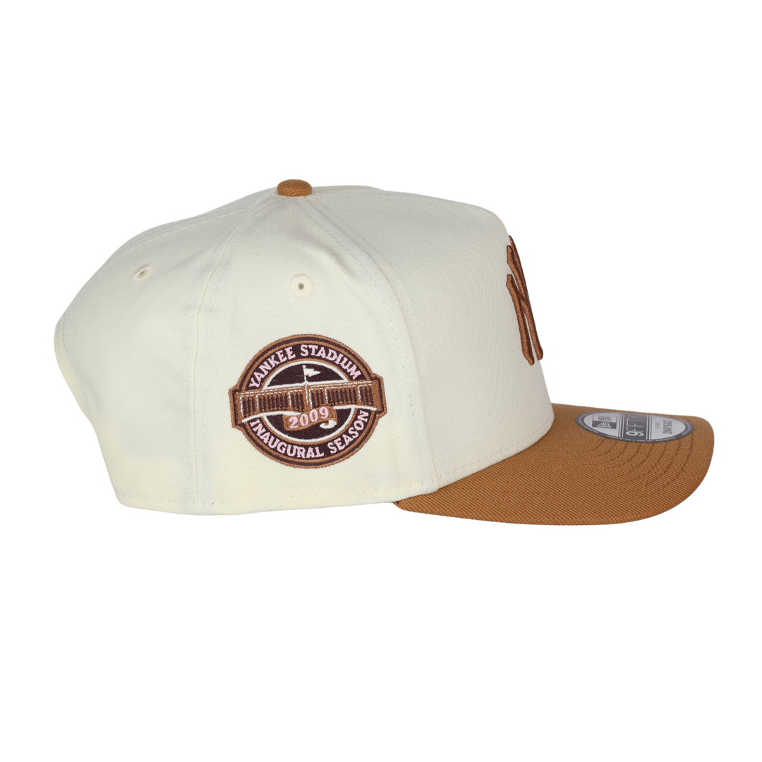 GORRA NEW ERA YANKEES BEIGE ROSA