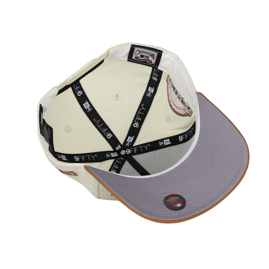 GORRA NEW ERA YANKEES BEIGE ROSA